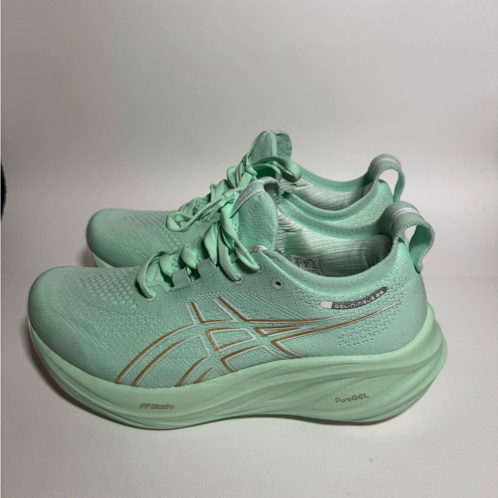 Asics Gel-Nimbus 26 athletic sneakers, only tried once